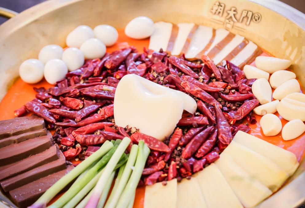 打造人氣網紅火鍋，就得勇于嘗試新事物！