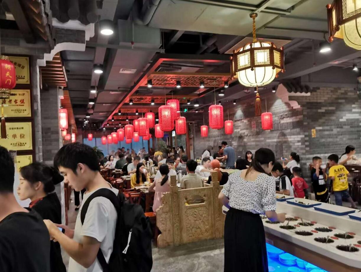 臨汾開火鍋加盟店,遇到同行搶生意怎么辦?