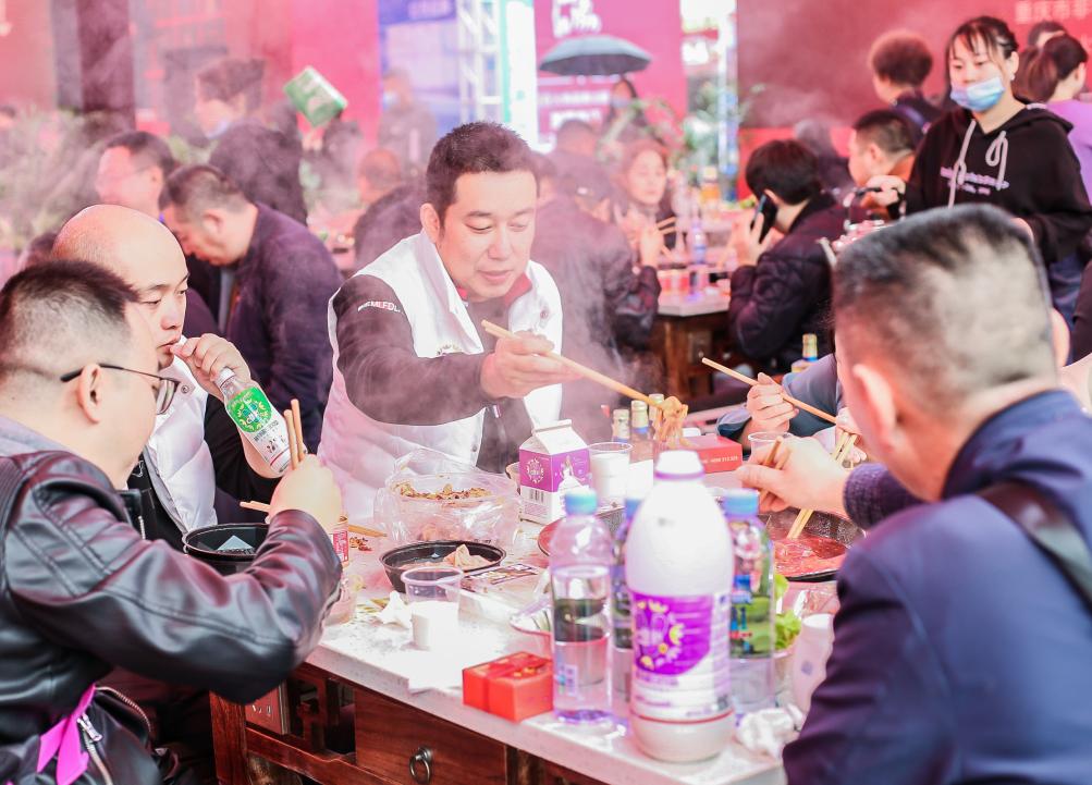 加盟朝天門火鍋如何？營運部提供全程保姆式扶持！